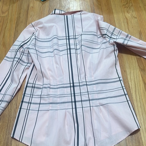 Pink/black/silver button down - Picture 4 of 4